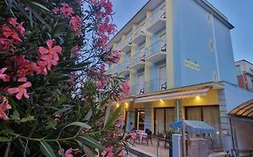 Hotel Clara